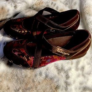 Skechers Mary Jane style Size 8